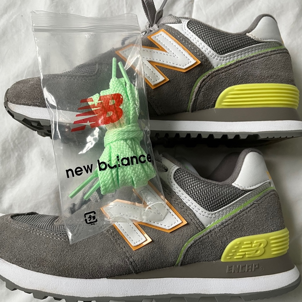 New Balance 574 Classic Sneakers - NEW - Women's size 7